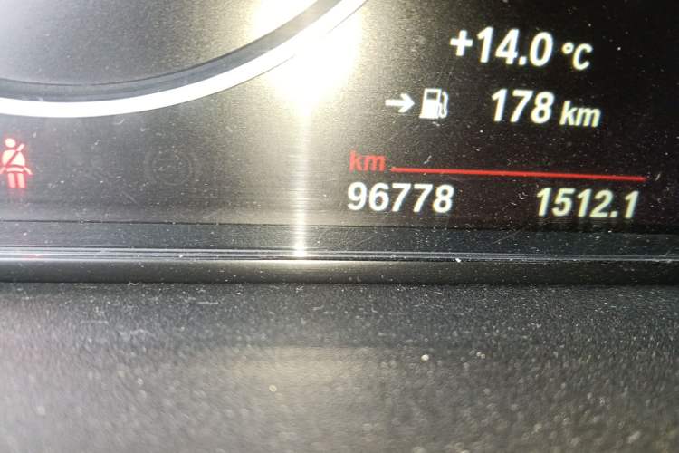Used BMW 3 Series GT 2018 320i M Sport Edition Odometer Close Up