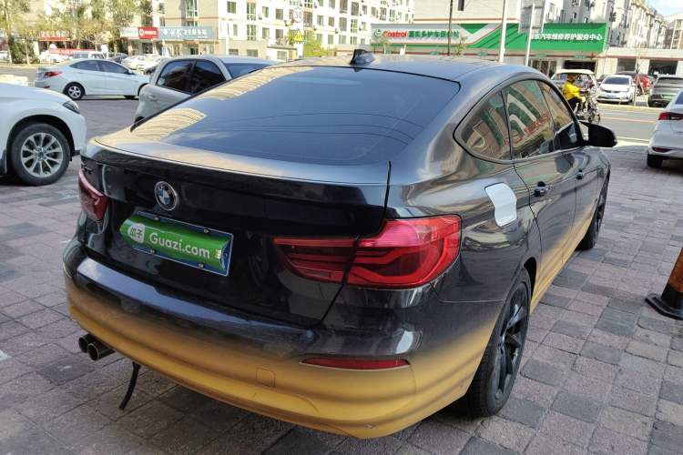 Used BMW 3 Series GT 2018 320i Sport Edition Rear Right 45 Deg