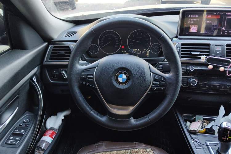 Used BMW 3 Series GT 2018 320i Sport Edition Steering Wheel