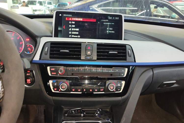 Used BMW 3 Series GT 2018 320i M Sport Edition Audio And AC Panel