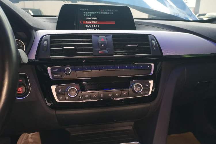 Used BMW 3 Series GT 2018 320i M Sport Edition Audio And AC Panel