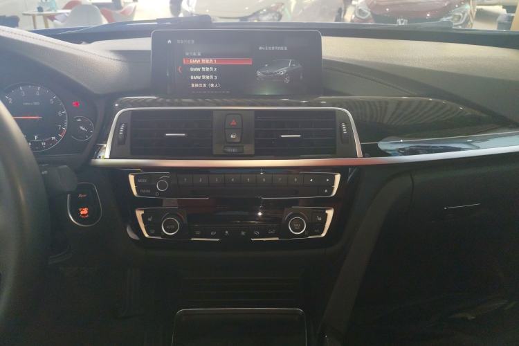 Used BMW 3 Series GT 2018 330i xDrive M Sport Edition Audio And AC Panel