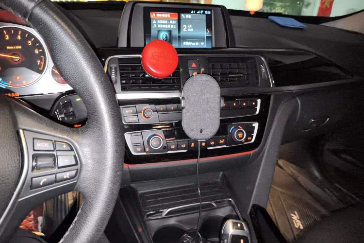 Used BMW 3 Series GT 2018 320i Sport Edition Audio And AC Panel