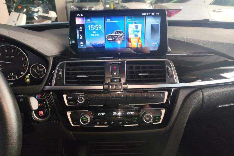 Used BMW 3 Series GT 2018 320i Sport Edition Audio And AC Panel