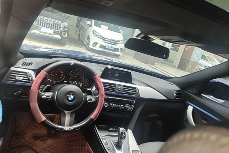 Used BMW 3 Series GT 2018 320i M Sport Edition Center Console