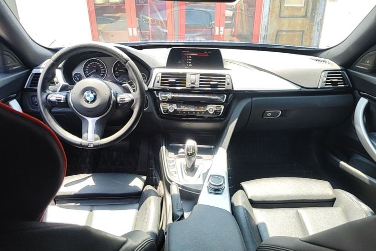 Used BMW 3 Series GT 2018 320i M Sport Edition Center Console