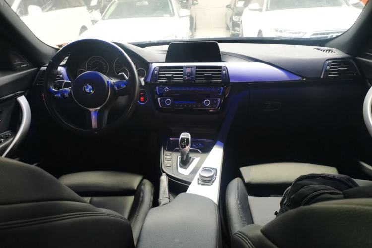 Used BMW 3 Series GT 2018 320i M Sport Edition Center Console