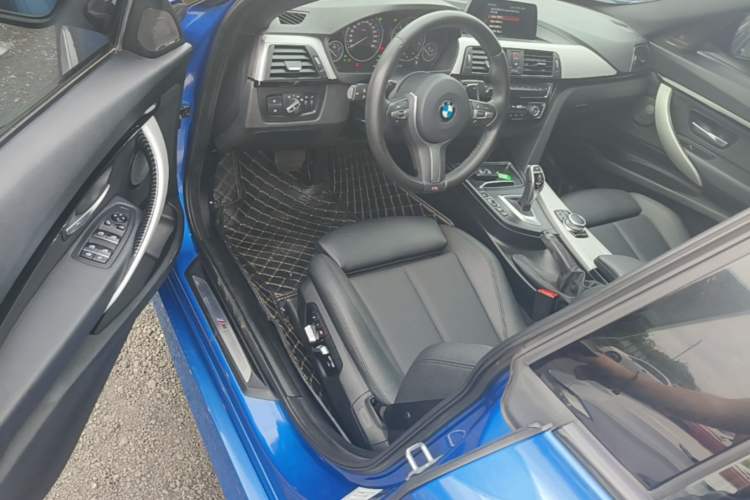 Used BMW 3 Series GT 2018 320i Sport Edition Driver Seat