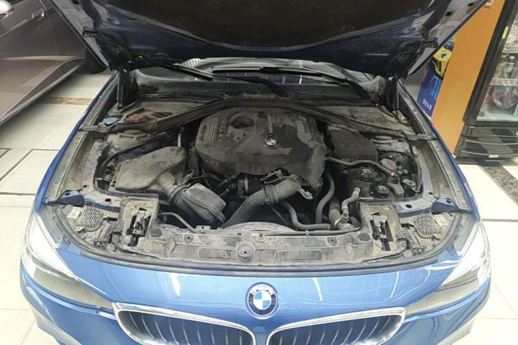 Used BMW 3 Series GT 2018 320i M Sport Edition Engine Bay