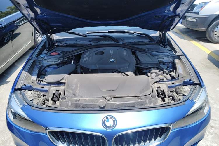 Used BMW 3 Series GT 2018 320i M Sport Edition Engine Bay