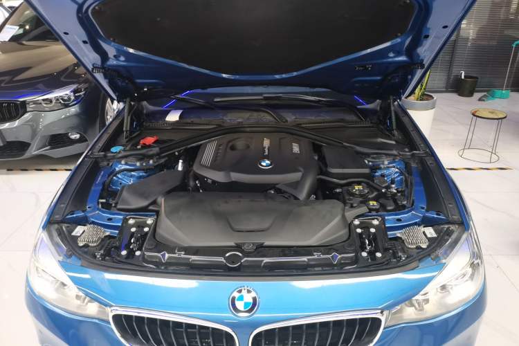 Used BMW 3 Series GT 2018 320i M Sport Edition Engine Bay