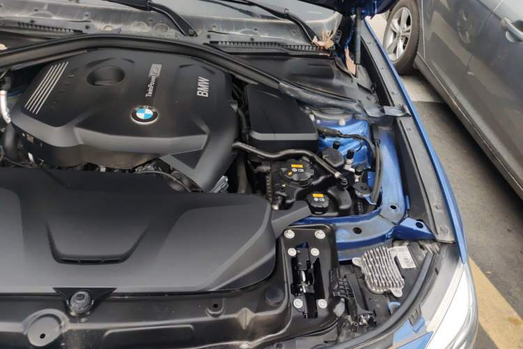 Used BMW 3 Series GT 2018 320i M Sport Edition Engine Bay Left