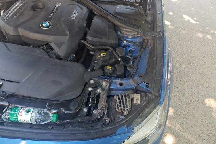 Used BMW 3 Series GT 2018 320i M Sport Edition Engine Bay Left