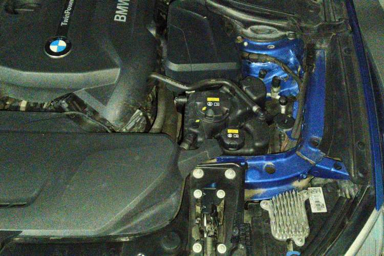 Used BMW 3 Series GT 2018 330i xDrive M Sport Edition Engine Bay Left