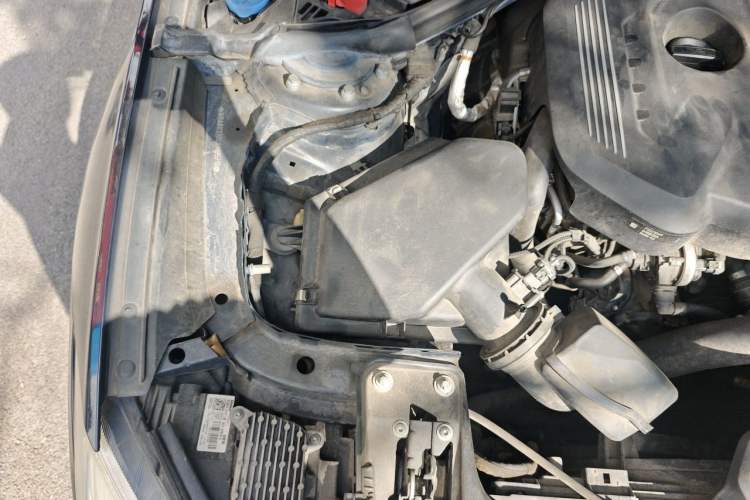Used BMW 3 Series GT 2018 320i Sport Edition Engine Bay Right