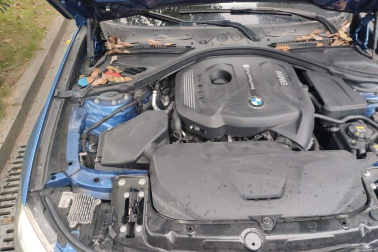 Used BMW 3 Series GT 2018 320i M Sport Edition Engine Bay Right