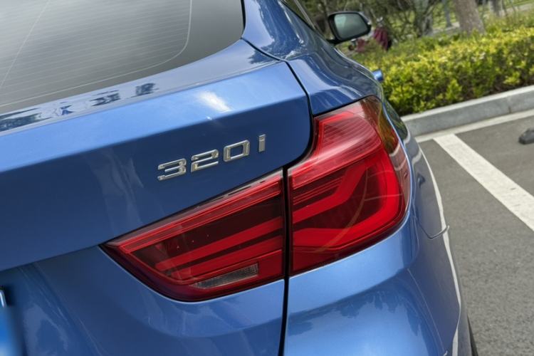 Used BMW 3 Series GT 2018 320i M Sport Edition Exterior 3