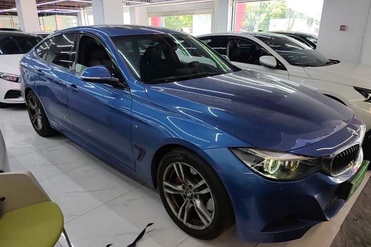 Used BMW 3 Series GT 2018 320i M Sport Edition Front Right 45 Deg
