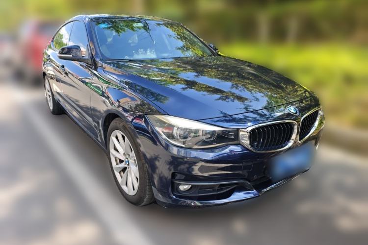 Used BMW 3 Series GT 2018 320i Sport Edition Front Right 45 Deg