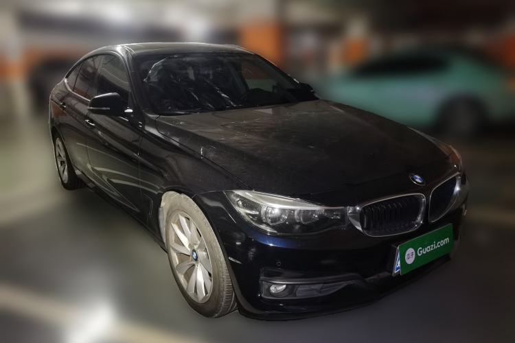 Used BMW 3 Series GT 2018 320i Sport Edition Front Right 45 Deg