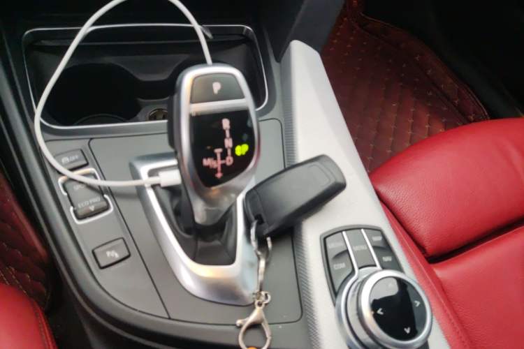 Used BMW 3 Series GT 2018 320i M Sport Edition Gear Lever