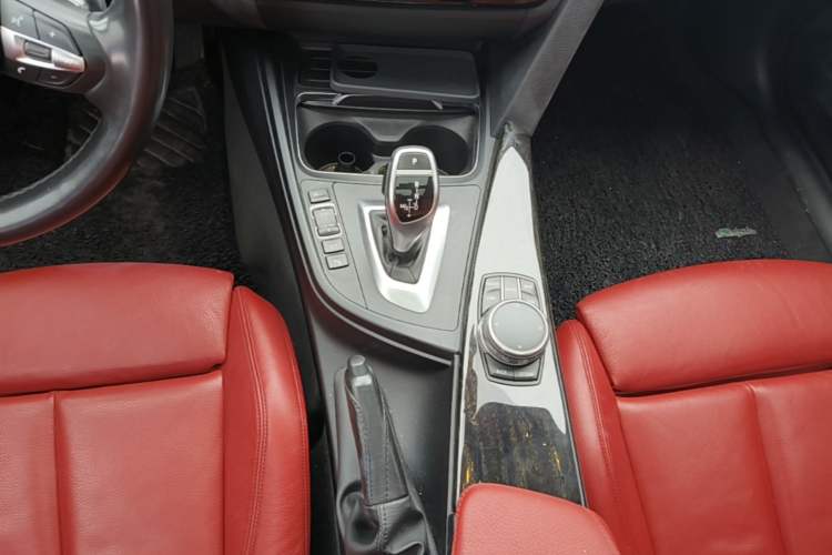 Used BMW 3 Series GT 2018 330i xDrive M Sport Edition Gear Lever