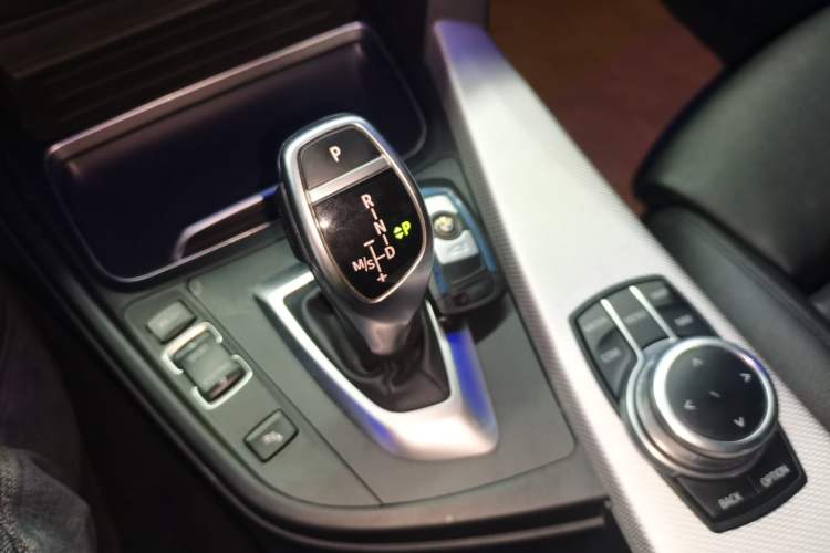Used BMW 3 Series GT 2018 320i M Sport Edition Gear Lever