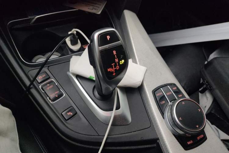 Used BMW 3 Series GT 2018 320i M Sport Edition Gear Lever