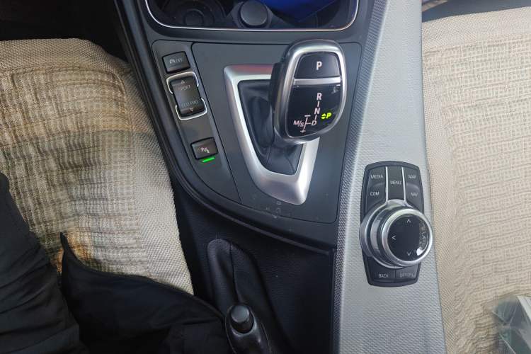 Used BMW 3 Series GT 2018 320i M Sport Edition Gear Lever