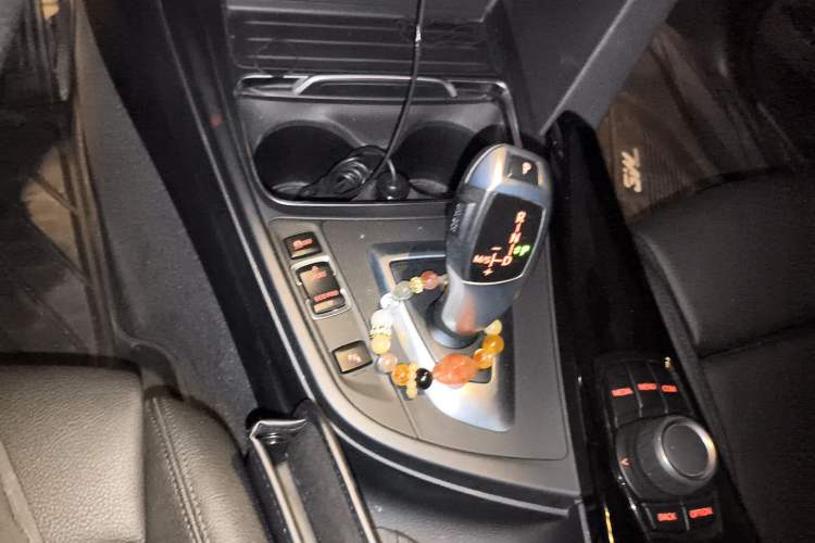 Used BMW 3 Series GT 2018 320i Sport Edition Gear Lever