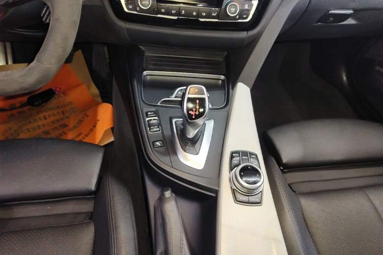 Used BMW 3 Series GT 2018 320i M Sport Edition Gear Lever