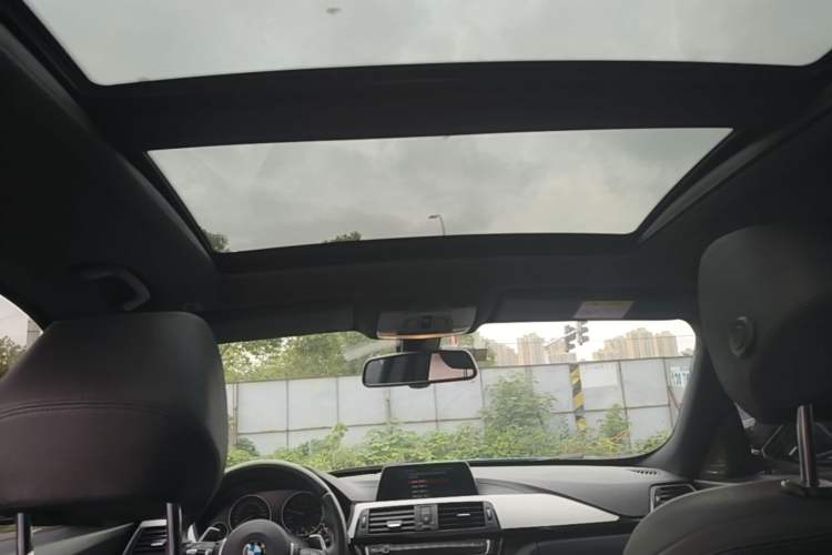 Used BMW 3 Series GT 2018 320i Sport Edition Headliner