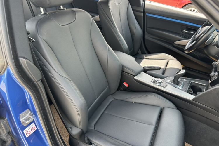 Used BMW 3 Series GT 2018 320i M Sport Edition Interior 10