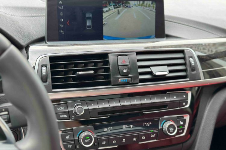 Used BMW 3 Series GT 2018 330i xDrive M Sport Edition Interior 11