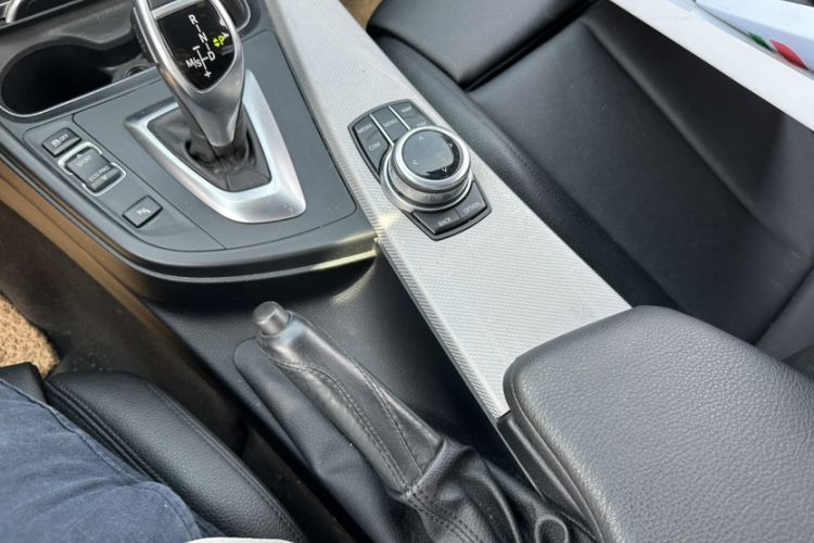 Used BMW 3 Series GT 2018 320i M Sport Edition Interior 11