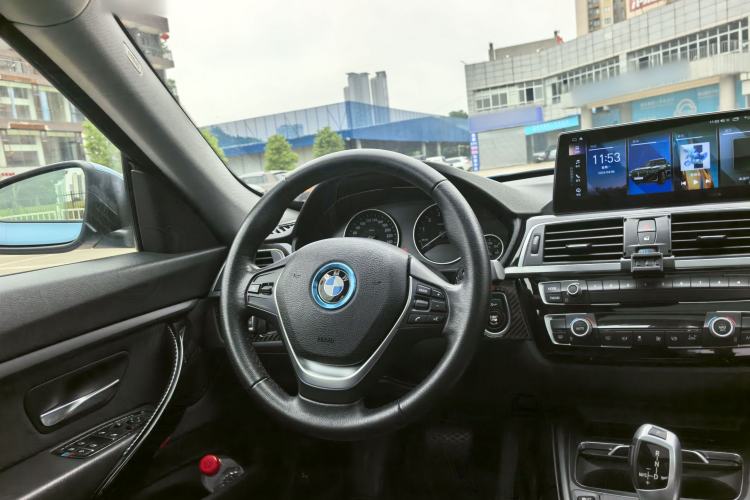 Used BMW 3 Series GT 2018 320i Sport Edition Interior 3