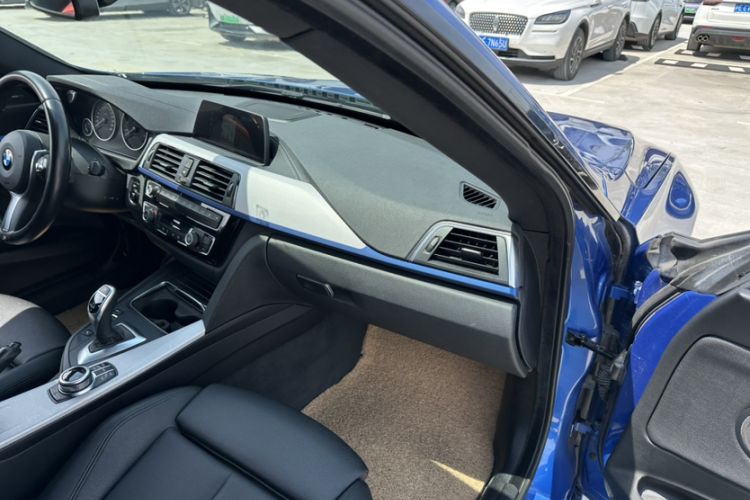 Used BMW 3 Series GT 2018 320i M Sport Edition Interior 5