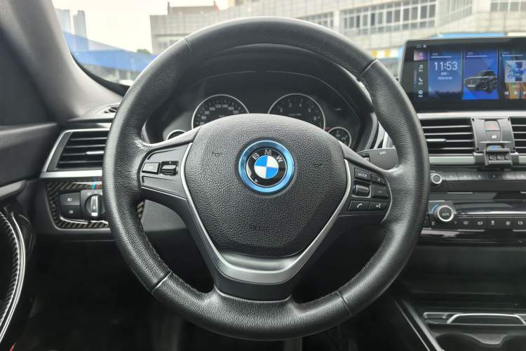 Used BMW 3 Series GT 2018 320i Sport Edition Interior 6