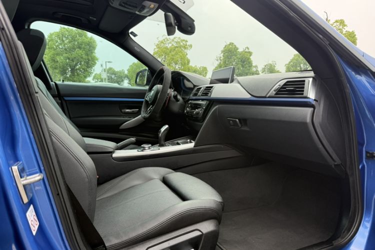 Used BMW 3 Series GT 2018 320i M Sport Edition Interior 7