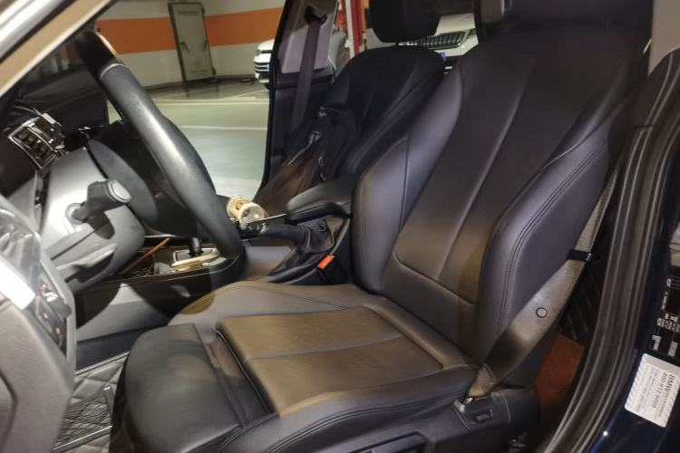 Used BMW 3 Series GT 2018 320i Sport Edition Left Front Seat