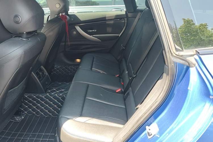 Used BMW 3 Series GT 2018 320i M Sport Edition Left Rear Seat