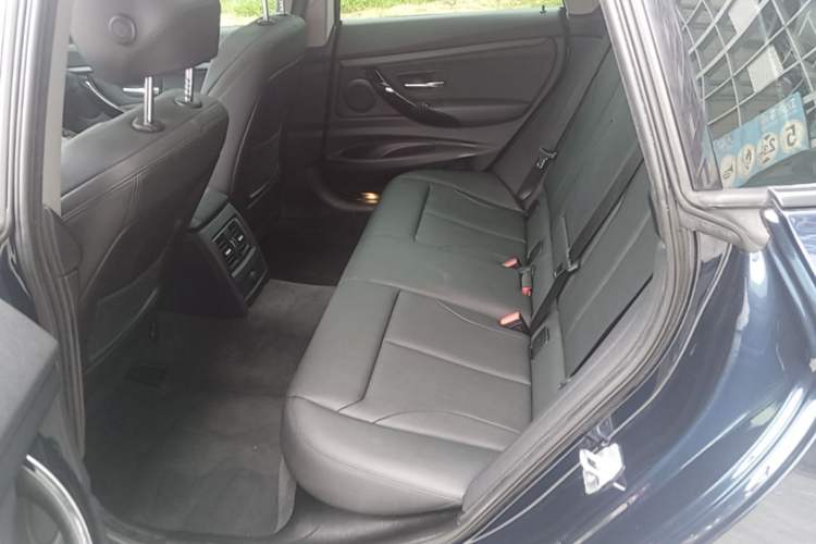 Used BMW 3 Series GT 2018 320i Sport Edition Left Rear Seat