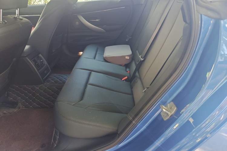 Used BMW 3 Series GT 2018 320i M Sport Edition Left Rear Seat