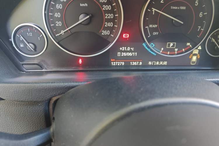 Used BMW 3 Series GT 2018 320i M Sport Edition Odometer Close Up