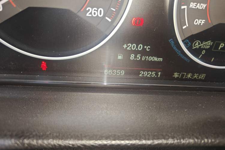 Used BMW 3 Series GT 2018 320i M Sport Edition Odometer Close Up