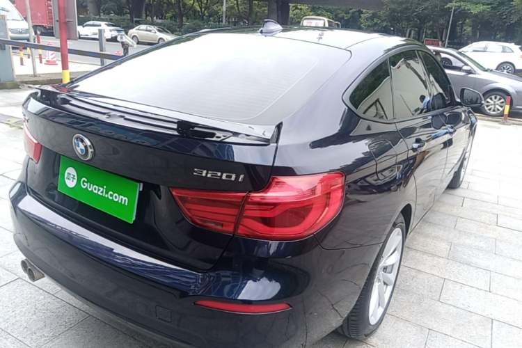 Used BMW 3 Series GT 2018 320i Sport Edition Rear Right 45 Deg