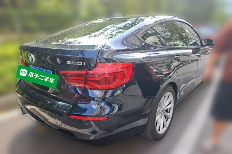 Used BMW 3 Series GT 2018 320i Sport Edition Rear Right 45 Deg