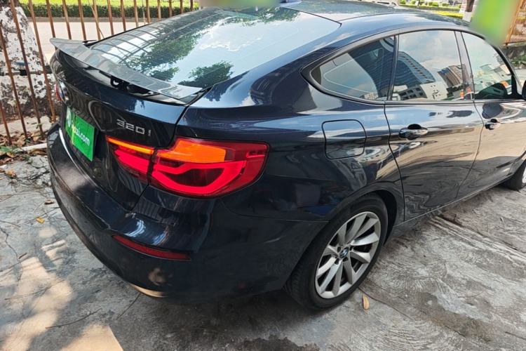 Used BMW 3 Series GT 2018 320i Sport Edition Rear Right 45 Deg