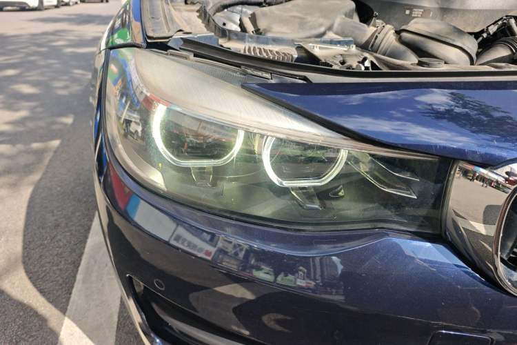 Used BMW 3 Series GT 2018 320i Sport Edition Right Front Headlight