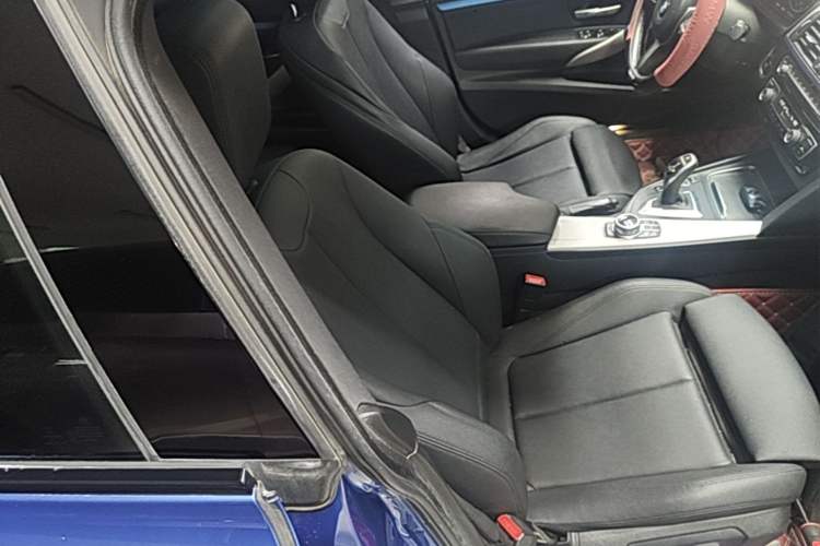 Used BMW 3 Series GT 2018 320i M Sport Edition Right Front Seat